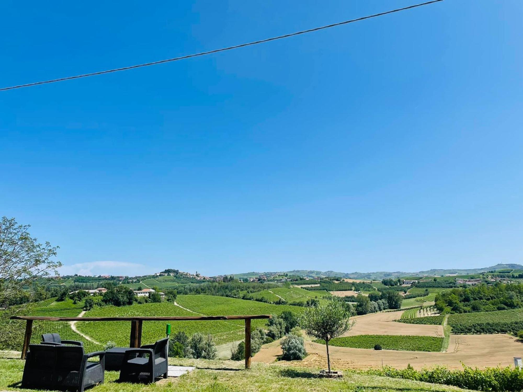Locazione Turistica Cascina Pela Apartment Castagnole delle Lanze ภายนอก รูปภาพ